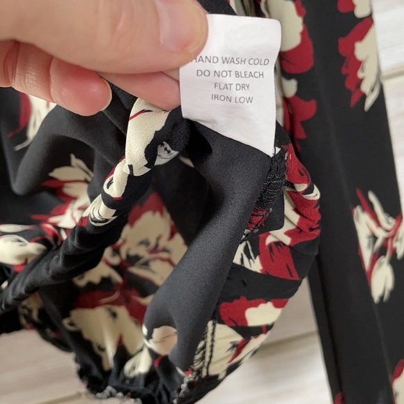 🛍 Beautiful Blouse! - Picture 9 of 9